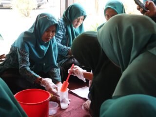 Bergerak dari Hati, PKK Brebes Ubah Sampah dan Bahan Alami Jadi Produk Bernilai