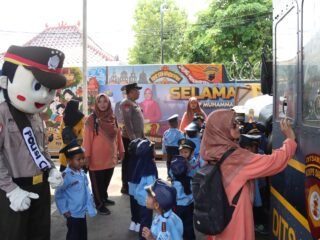 Polisi Sahabat Anak, Kapolres Brebes Sambut Ceria Kunjungan RA Al-Hasanniyyah