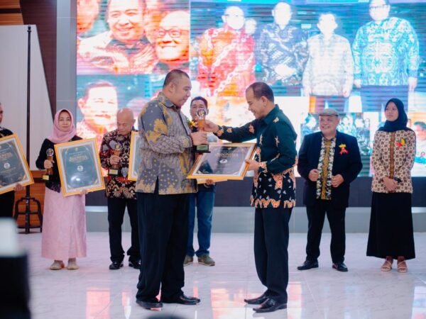 Pamor Wicaksono Raih The Best Indonesian Leader Award 2026, Soroti Infrastruktur dan Pertanian Brebes