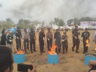 Bea Cukai Tegal dan Pemkab Brebes Musnahkan Rokok Ilegal dan Barang Kena Cukai Lainnya Senilai Rp7,93 Miliar pada Momentum Sumpah Pemuda