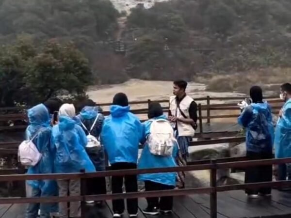 Dari Kawah hingga Candi, Bapperida Banjarnegara Ajak Pelajar Kenali Warisan Geopark Dieng